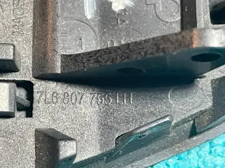 VW Touareg 7L Abdeckung vorne links Scheinwerferreinigung schwarz SWR 7L6807755LH - Bild 4