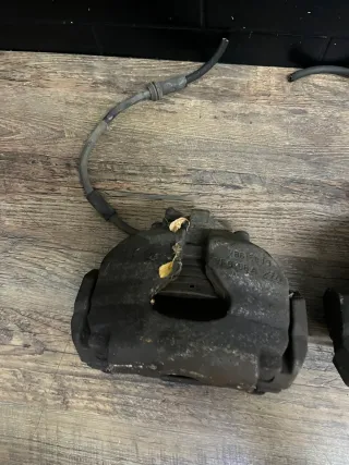 VW T5 Bremssättel vorn vorne Komplett Set 2.5 TDI Halter Beläge AXE 174PS - Bild 5