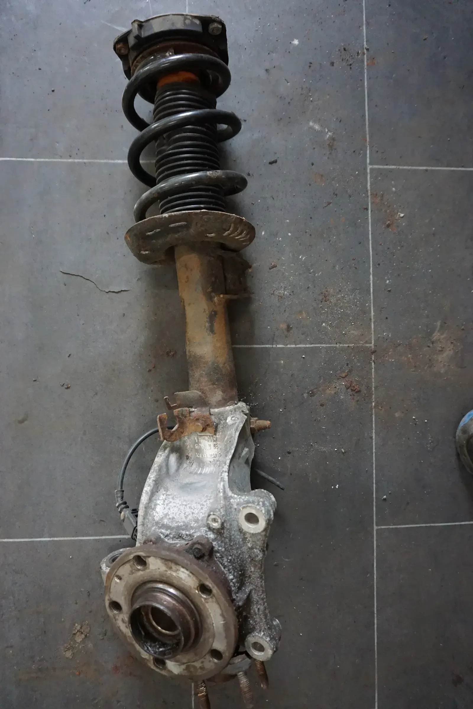 Radlagergehäuse vorne rechts VW Passat 3C Achsschenkel VR 3C0407258G - Bild 1