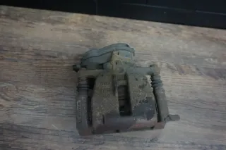 Audi A4 8K Avant Bremssattel TRW Stellmotor hinten rechts 32335478E - Bild 3
