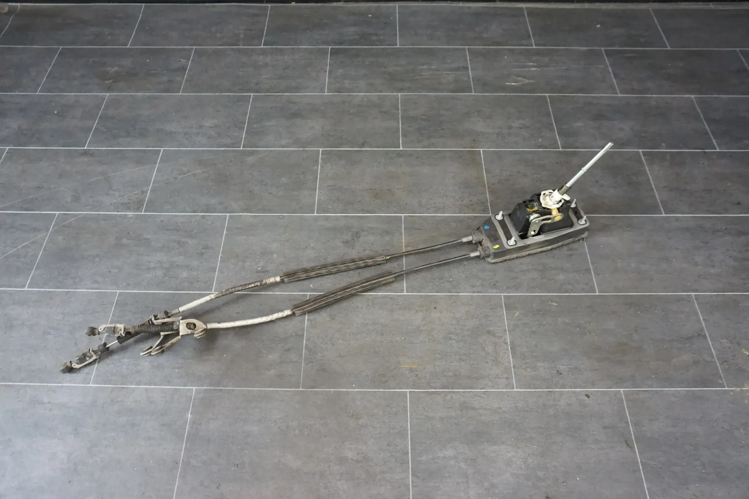 Schaltkulisse Schaltsack Schalthebel Schaltseile VW FOX 5Z Schaltung 5Z711061 - Bild 1