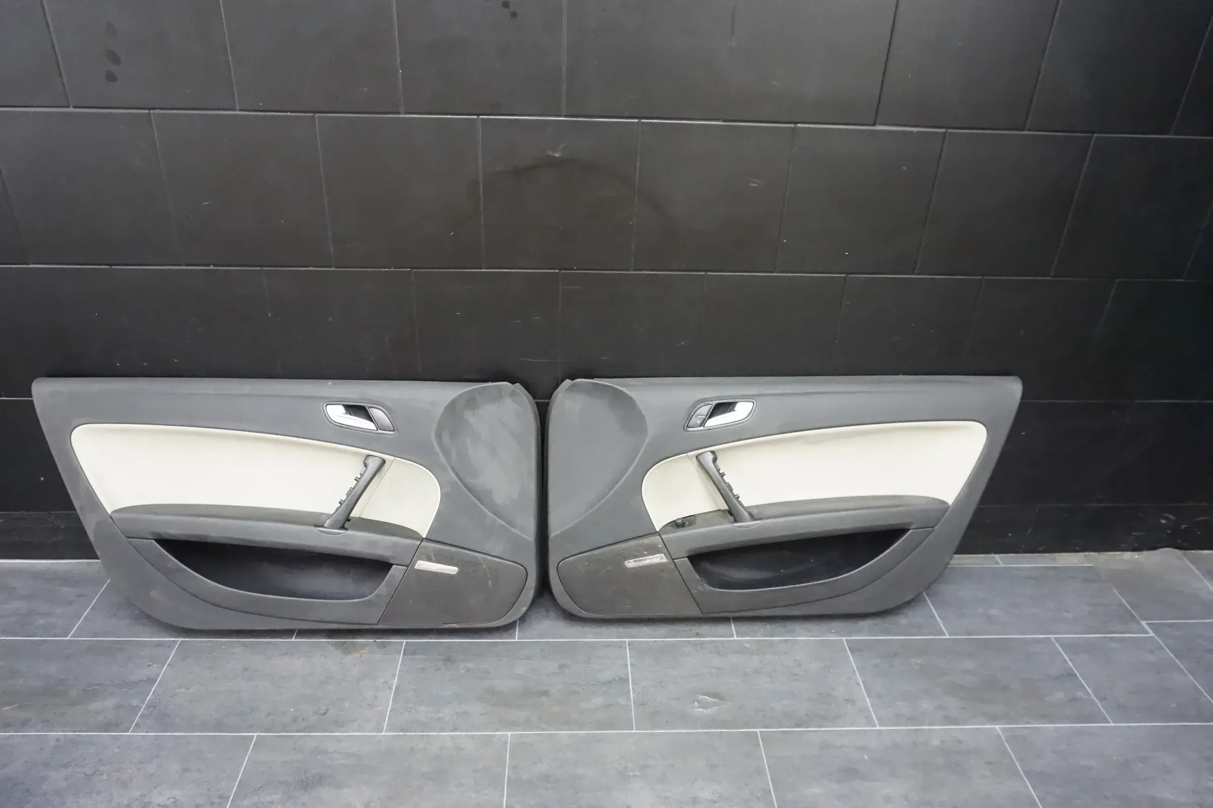 LEDER Türverkleidung vorne links rechts  Audi TT 8J Verkleidung Tür Rechtslenker - Bild 1