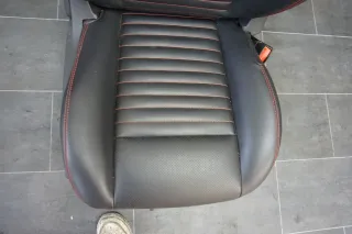 Dodge Challenger R/T 14 Sitz Beifahrersitz Leder Sitzheizung rechts Schwarz Rot - Bild 4