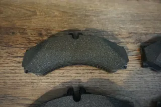 OE MB Bremsbeläge Vorne Hinten Links Rechts Satz Pad A0004233810 21621173055 - Bild 9