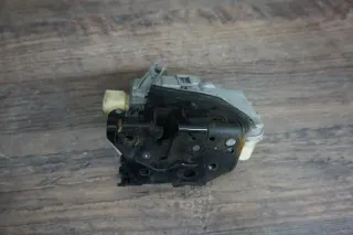 Audi A6 4G RHD Türschloss vorne rechts Stellmotor Schloss Tür 8J2837016E - Bild 2