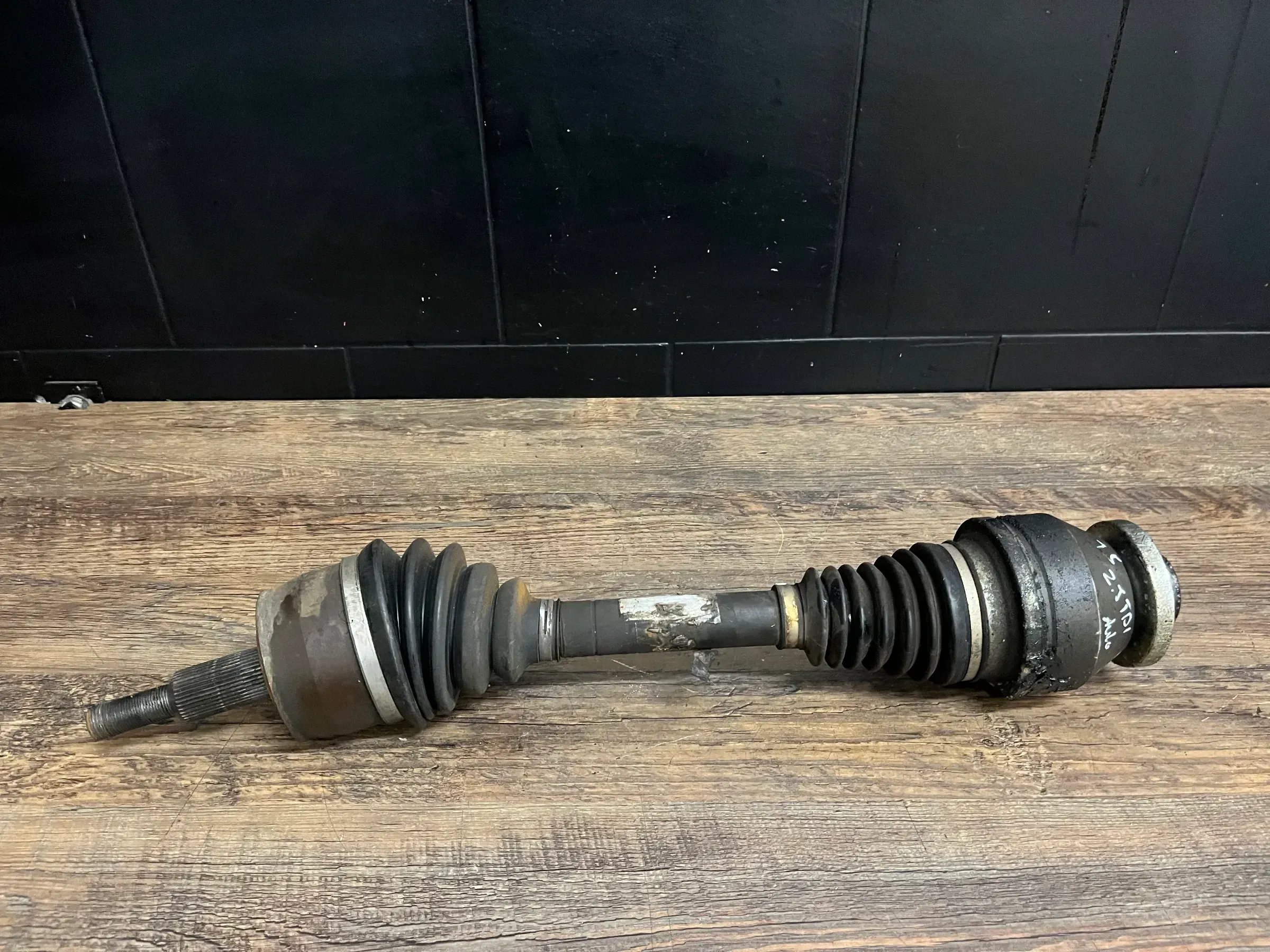 VW T5 2,5TDI 174PS ANTRIEBSWELLE Automatik vorne links 7H0407271AB - Bild 1