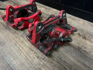 VW Polo 2G GTI 2,0 TSI 200 PS Bremssattel Träger vorn Links rechts ROT - Bild 4
