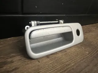 VW Caddy III 2K Türgriff vorne links außen Griff Reflexsilber A7W 7M3827565D - Bild 2