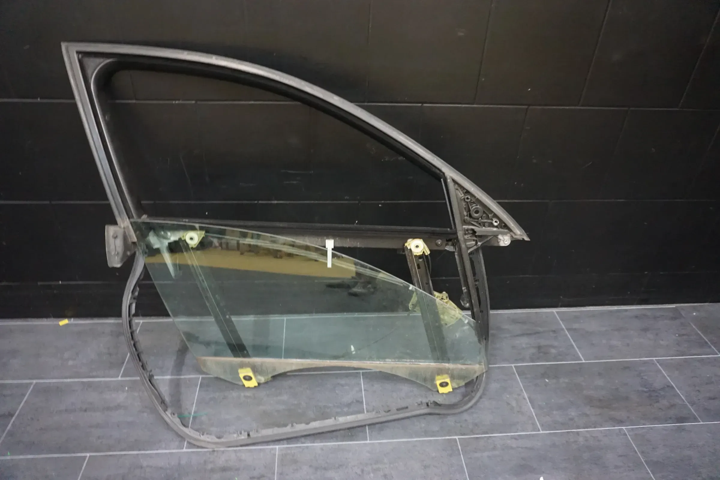 Türrahmen rechts vorn Seitenscheibe Fensterheber AUDI 4F0837630 4F0837462D - Bild 1