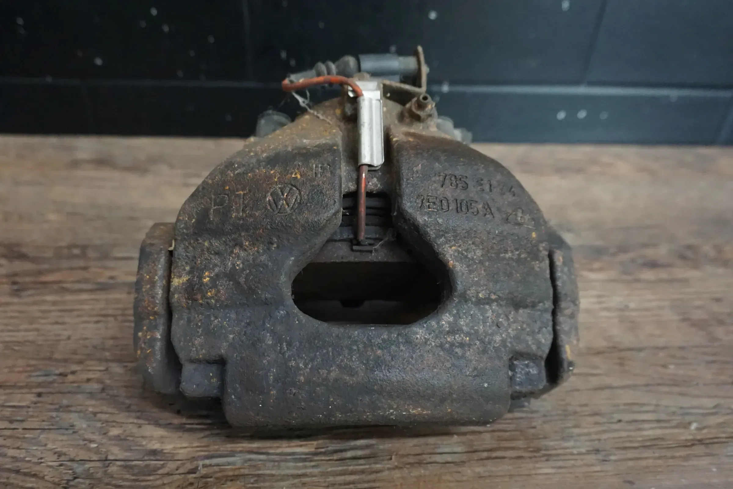 Original VW T5 2,5 TDI Bremssattel Brems Sattel vorn rechts 7E0105A ATE - Bild 1