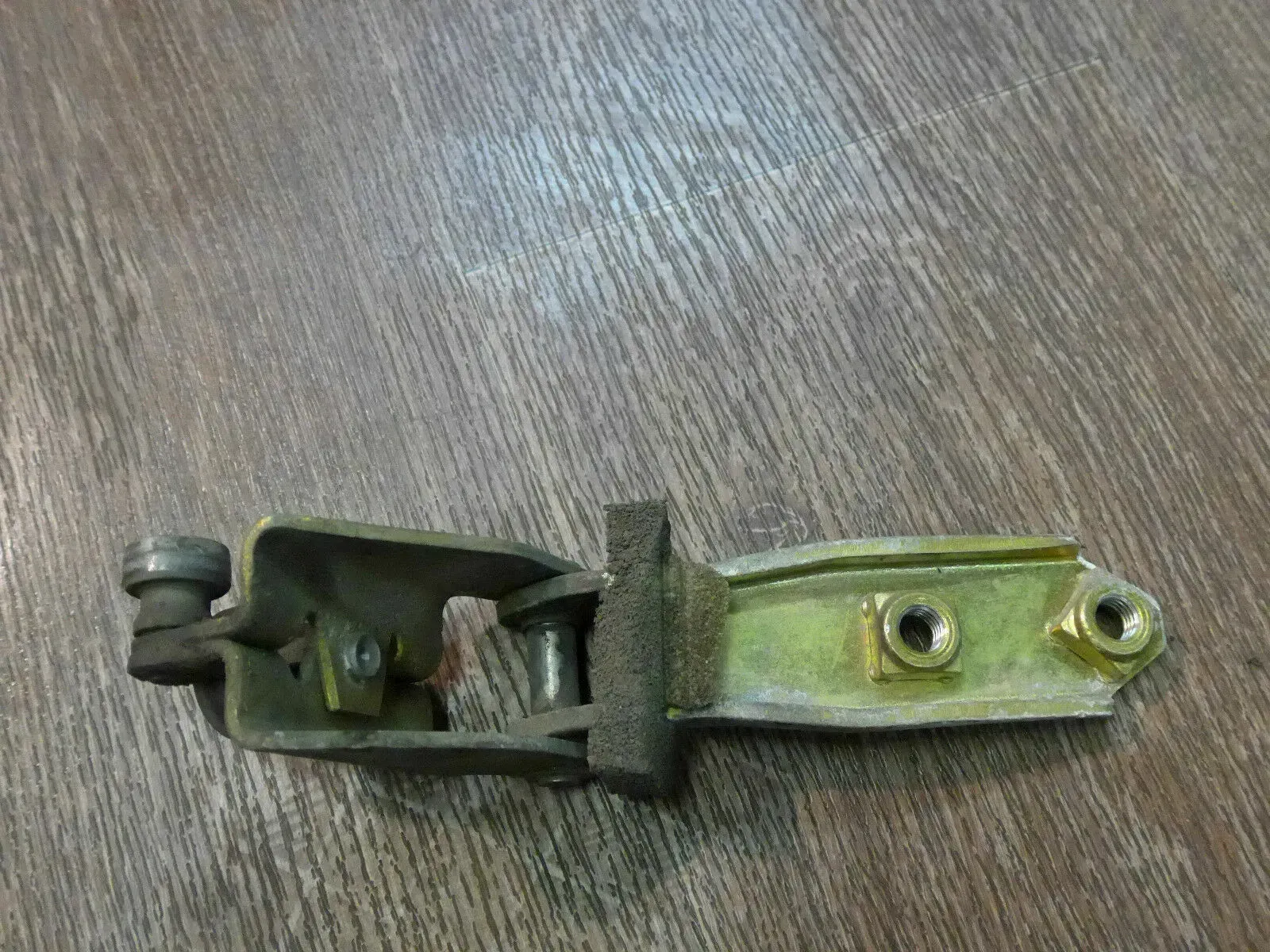 VW-T4-Original VW - Schiebetür Scharnier komplett hinten innen 701843336A - Bild 1