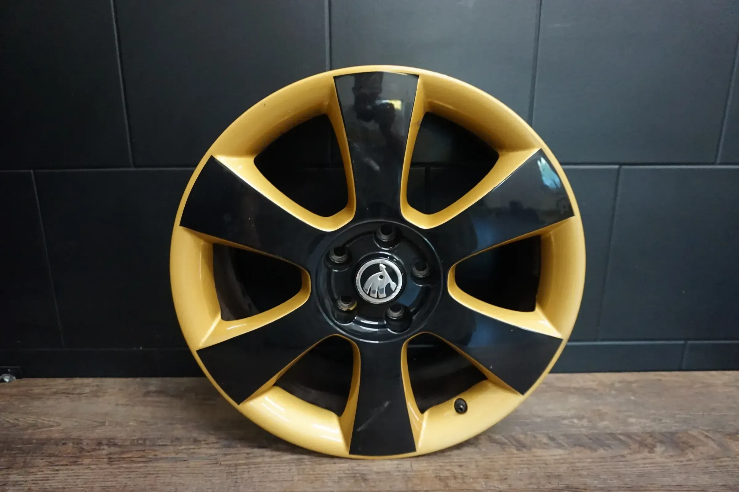 Skoda Superb Alu Felge 18 Zoll 7.5J 5x112 46ET 3T0601025K - Bild 1