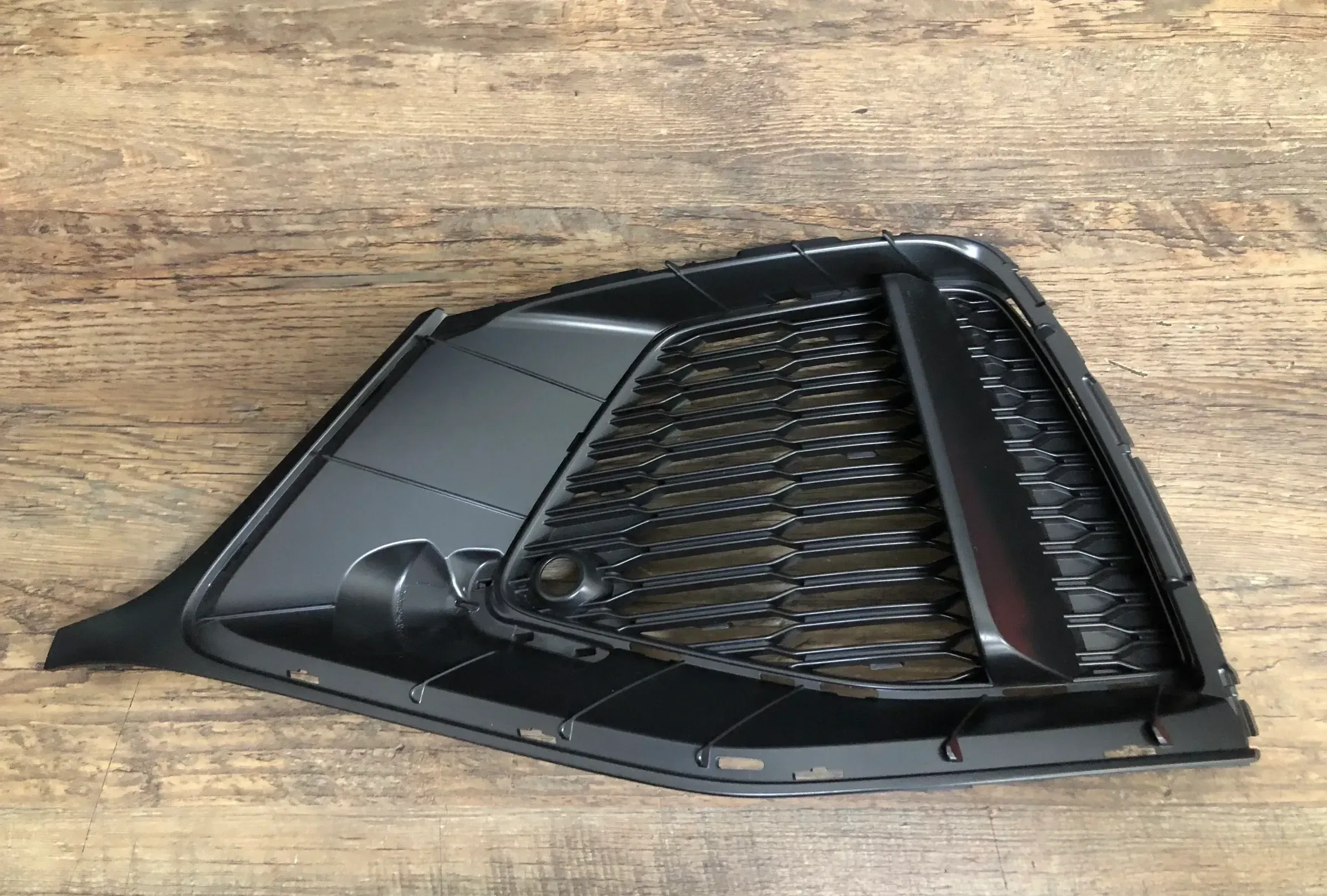 Audi Q8 Luftführungsgitter Luftgitter Stoßstange 4M8807681A - Bild 1