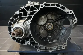 Schaltgetriebe VW Getriebe T5 2.5 TDI Diesel AXE HRU 6-Gang 0A5398044PX - Bild 1