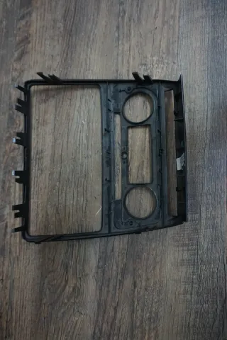 Skoda Octavia 1Z 1Z0858069ES Instrumententafel Verkleidung Radio Blende Carbon - Bild 5