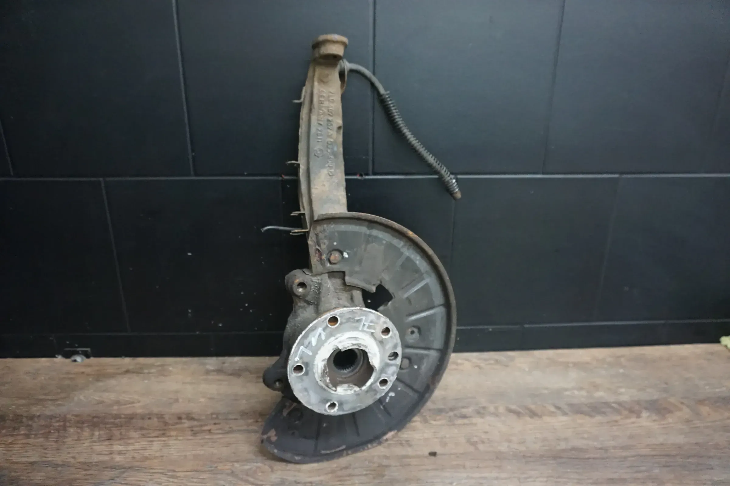 Achsschenkel Links Vorne VW 7L0407257A 7L Touareg 3.0 V6 TDI DPF Radnabe - Bild 1