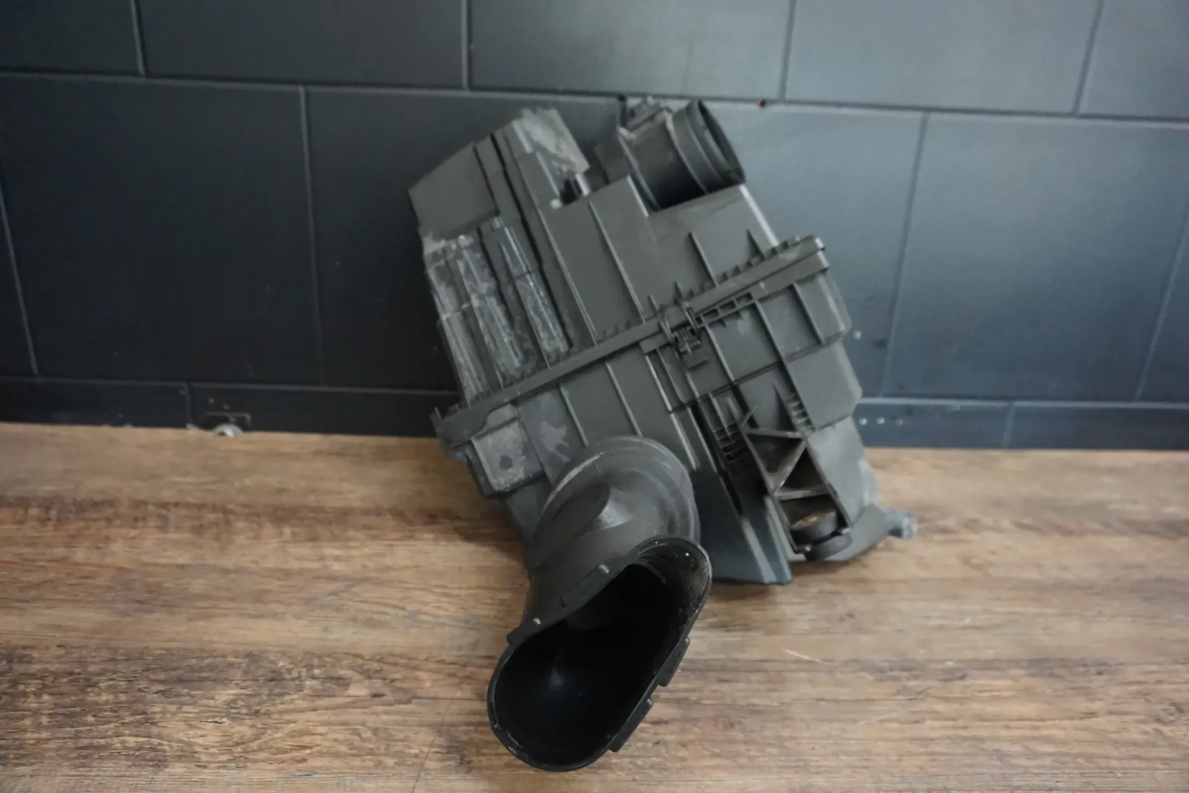 Orig Luftfilter Luftfiltergehäuse VW T5 16 7E0129601 7E0129620 Luftfilterkasten - Bild 1