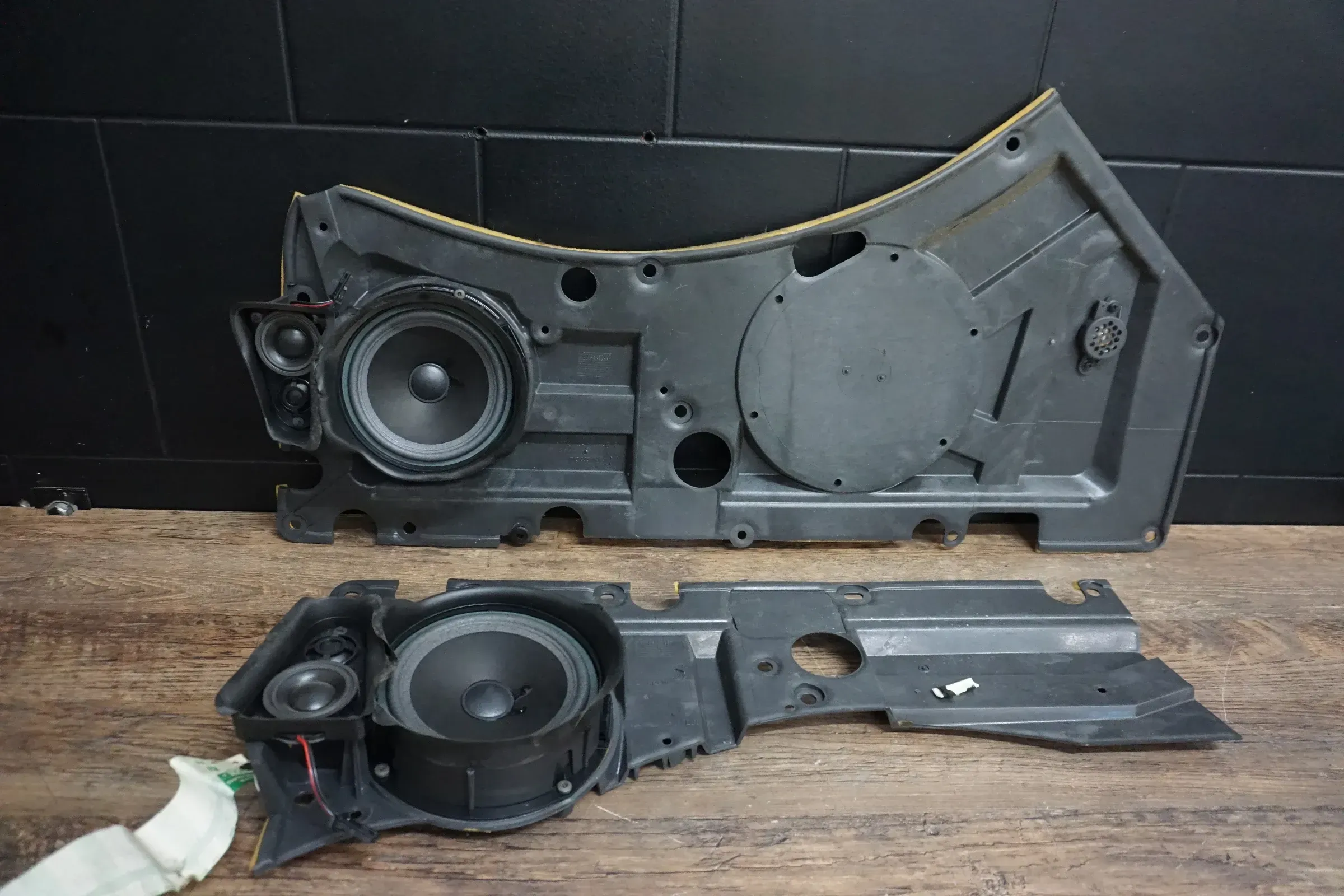 VW T5 Multivan GP Lautsprecher Halterung hinten links rechts 7H0035241B - Bild 1