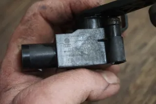 Niveausensor Leuchtweitenregulierung hinten 4T0907503B Audi TT 8S - Bild 6