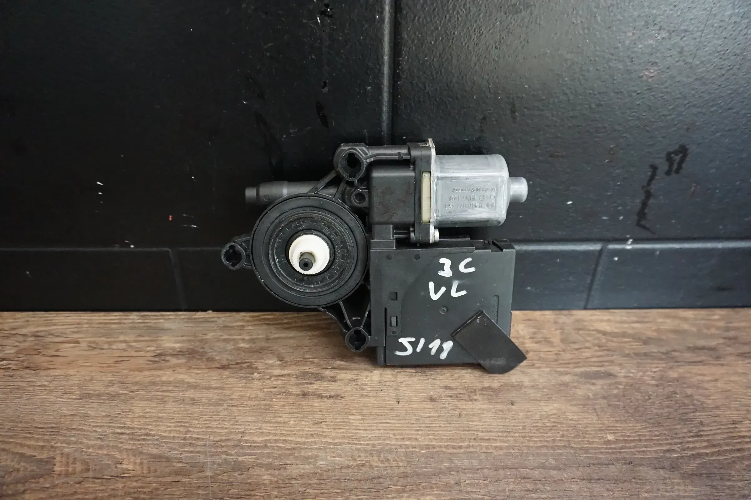 VW Passat Variant B6 3C 125 KW Diesel Fensterhebermotor vorne Links 3C0959701 - Bild 1