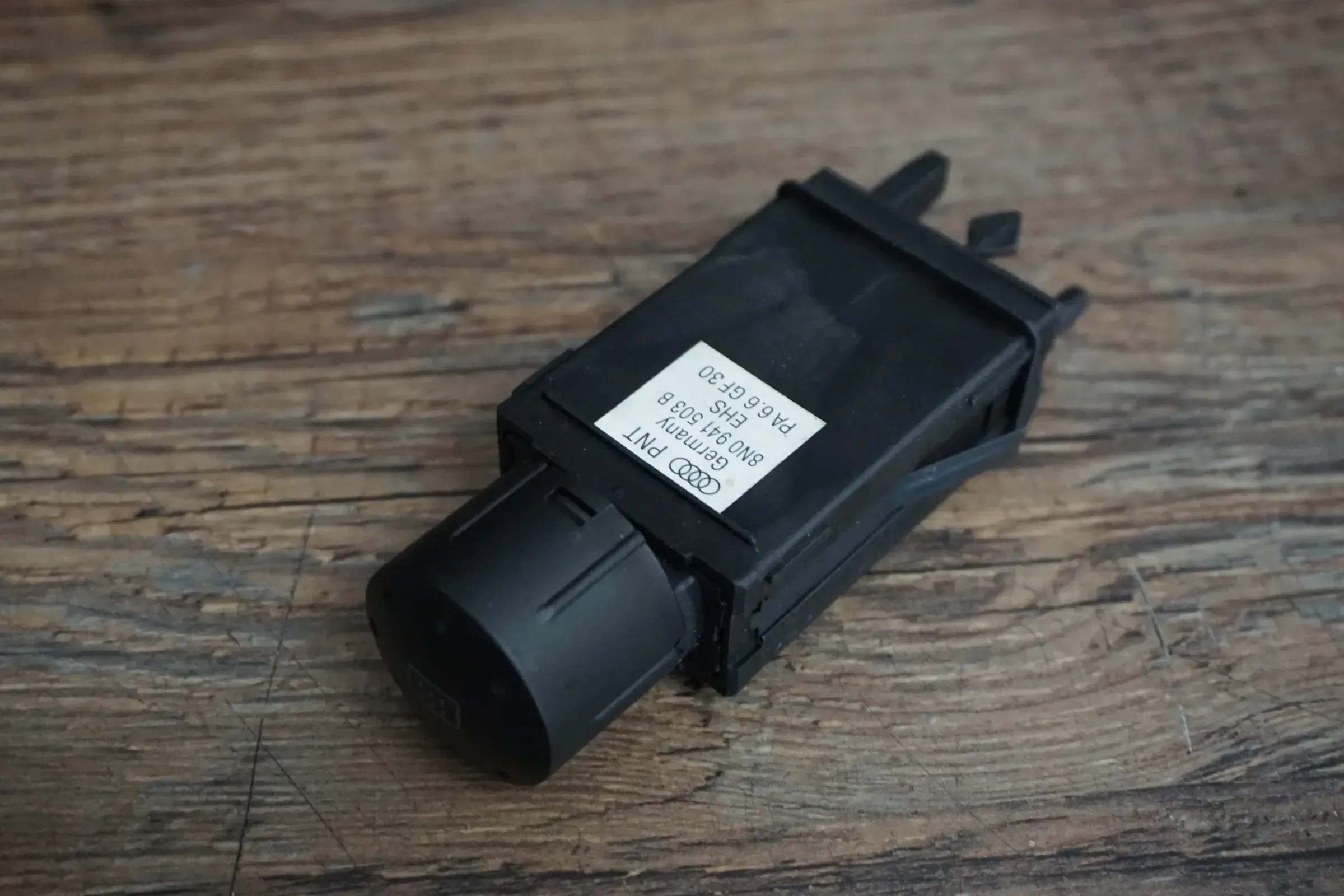 Audi TT 8N Heizung Hecksheibe Rückscheibe Knopf Schalter 8N0941503A 8N0941503B - Bild 1