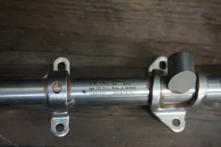 Audi A5 F5 Q5 FY TFSI Kraftstoffverteiler Verteiler Einspritzleiste 06M133316L - Bild 4