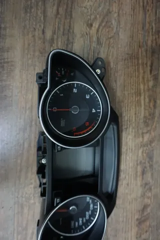 Audi A5 8T Coupe Kombiinstrument FIS Tacho Schalttafeleinsatz DIESEL 8T0920930D - Bild 3