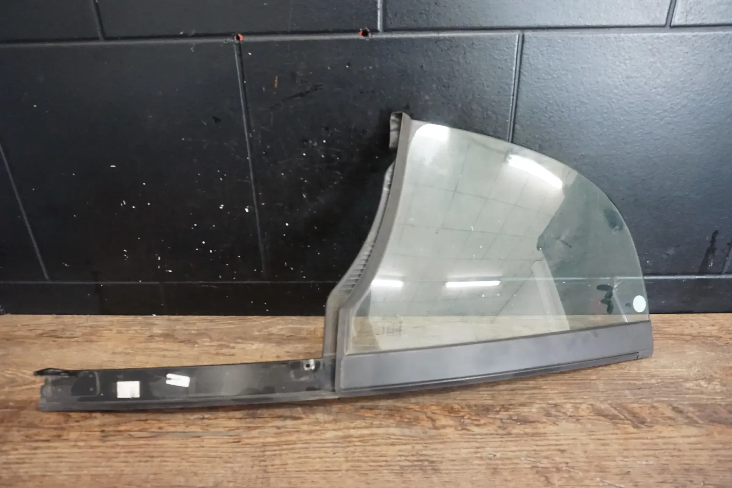 Dreiecksscheibe Seitenscheibe Vorne rechts Getönt A4517200257 Smart smart fortwo - Bild 1