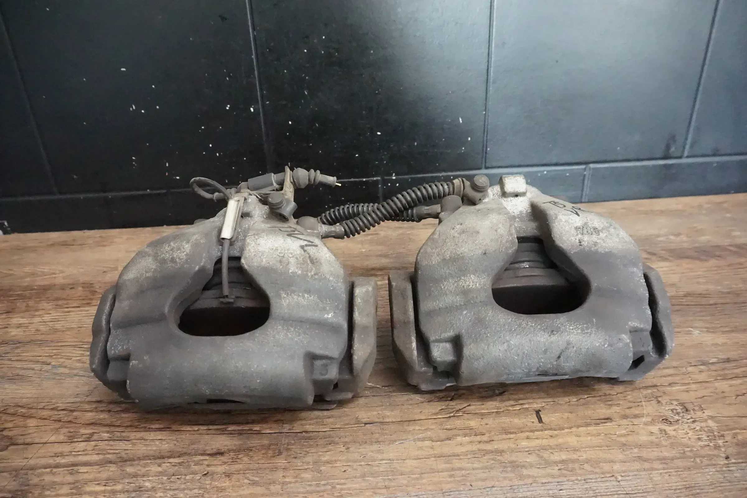 VW T5 Bremse vorn vorne Komplett Set 2.5 TDI Scheiben Halter Beläge AXE 174PS - Bild 1