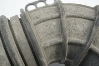 VW T5 GP 2,0 TDI Ansaugrohr Ansaugschlauch Saugrohr Luftrohr 7E0129615E - Bild 4
