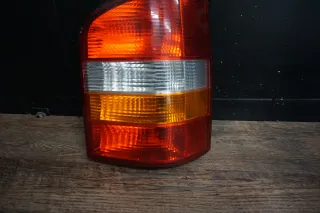 VW T5 Bus Rückleuchte Rücklicht rechts Heckklappe Hella 7H0945096G - Bild 3