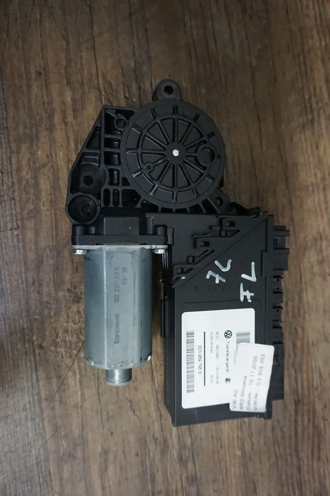 VW Touareg Fensterhebermotor Fensterheber hinten links 3D0959795E - Bild 1