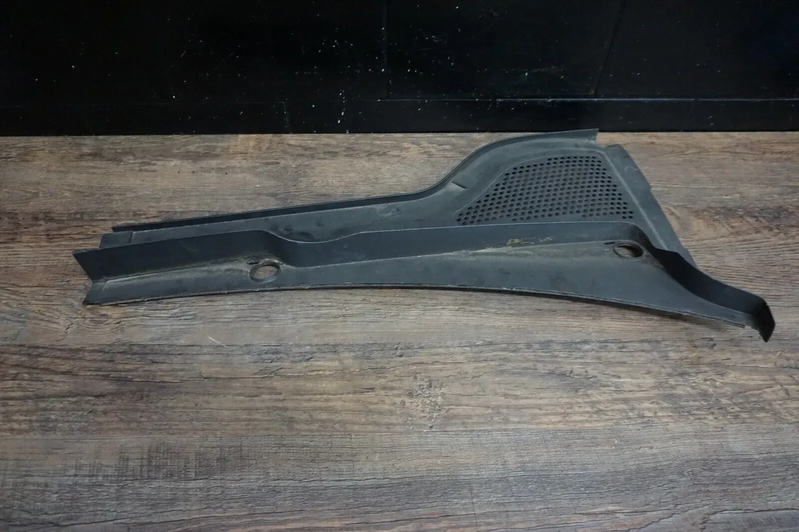 Original VW Golf 7 Wasserkastenabdeckung Rechtslenker England 5G2819404A - Bild 1
