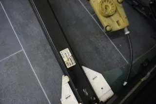 Fensterheber Führung Rechts Hinten 4F0839462 B Audi Audi A6 4F Bj 2007 - Bild 6