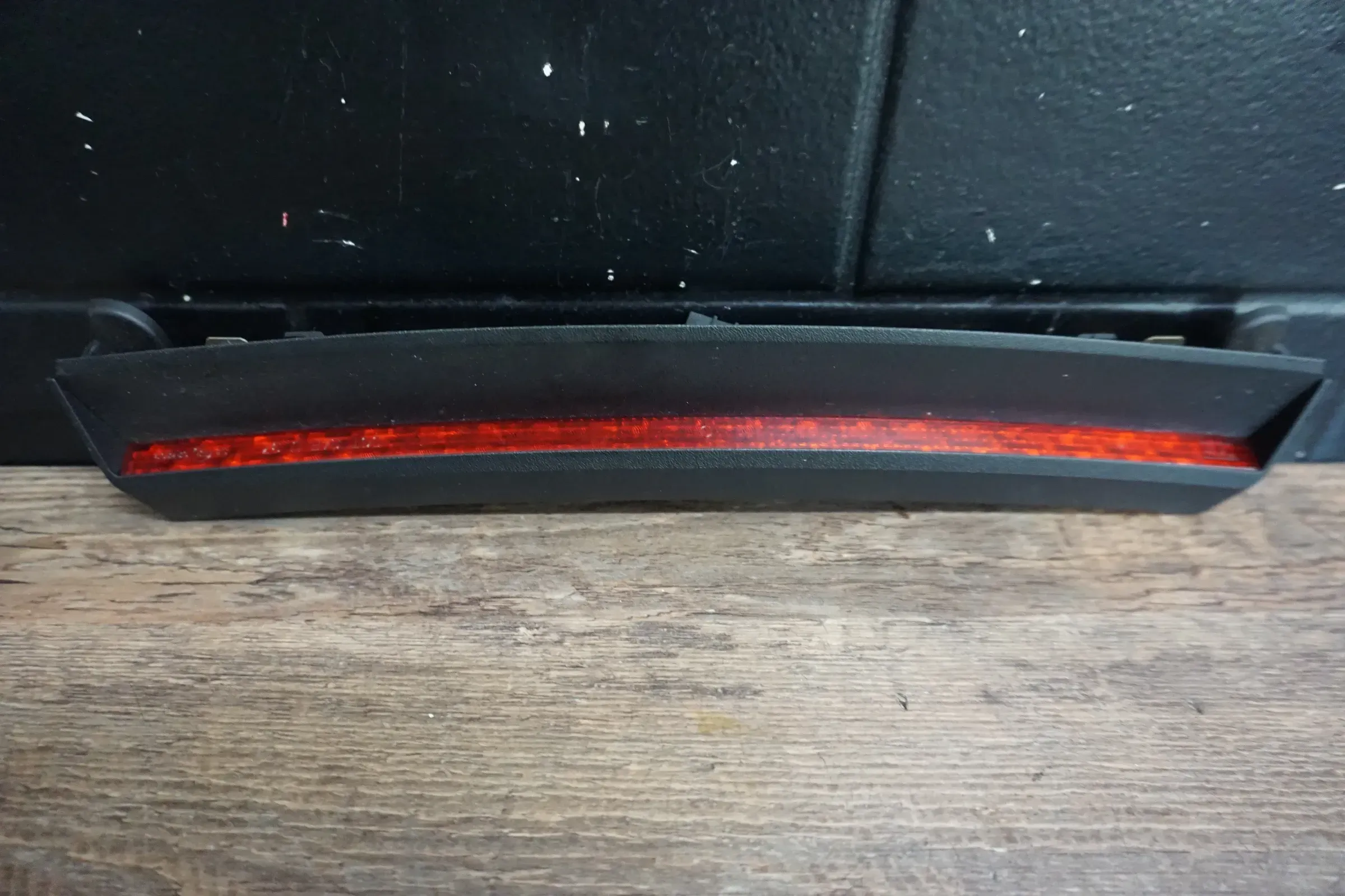 Audi TT 8N Coupe Heckklappe Kofferraumklappe Dritte-Bremsleuchte 8N8945097A - Bild 1