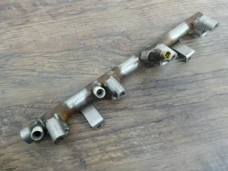 Org VW Kraftstoffverteiler 06K133317H Drucksensor fuel rail 2.0 TFSI Benzin - Bild 2
