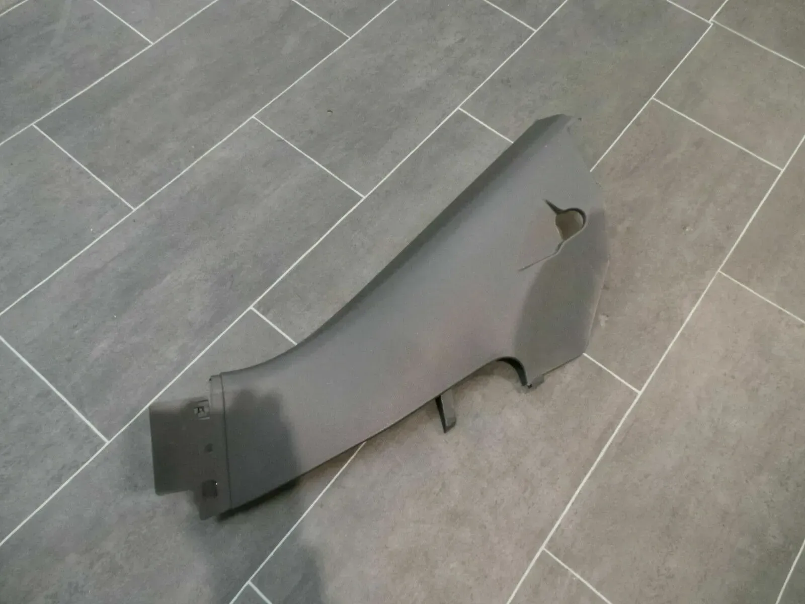 Original VW Touareg 7P6 Verkleidung Säule C unten links schwarz 7P0867765D - Bild 1