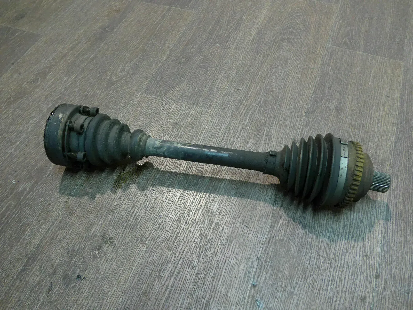 T4 Antriebswelle Welle VW TDI 2,5 102PS 75KW ACV Multivan Schaltgetriebe - Bild 1