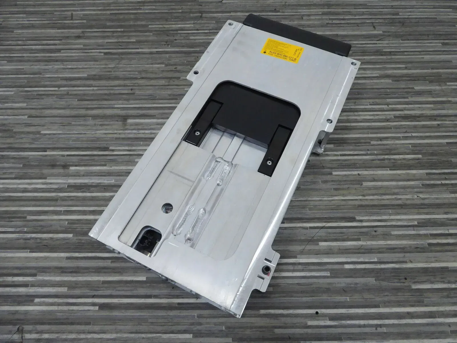 Kopfstütze Überrollbügel Sicherheitsmodul hinten Überrollschutz 8H0880077B AUDI - Bild 1