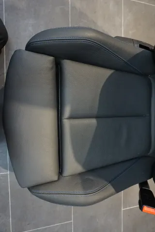 BMW F20 Sitz vorne Rechts Leder Schwarz Rote Naht Sitzheizung Sport M Paket 2018 - Bild 2