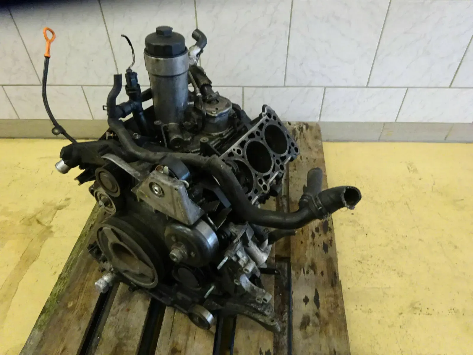 Audi A6 4B C5 2,5 V6 TDI AKE Motorblock Rumpf Motor - Bild 1
