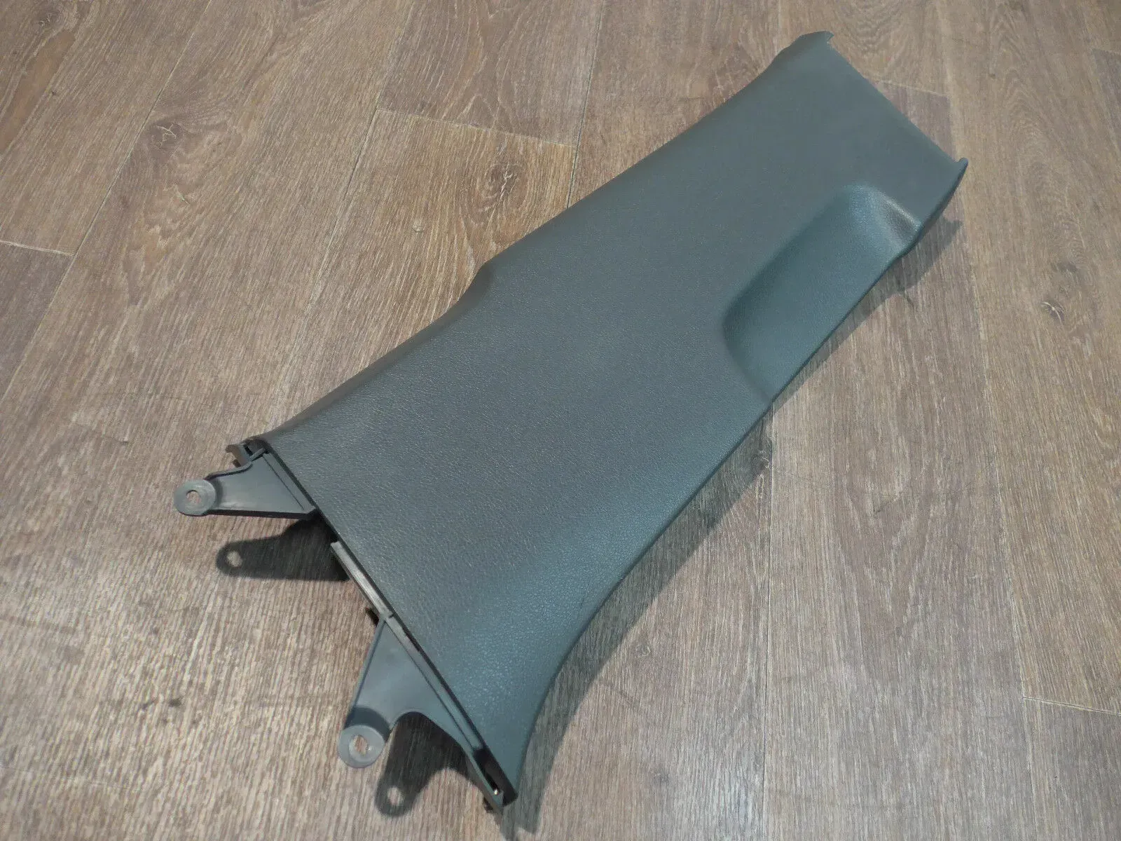 VW Golf 5 Verkleidung B-Säule unten Abdeckung schwarz Blende 1K4867297F - Bild 1