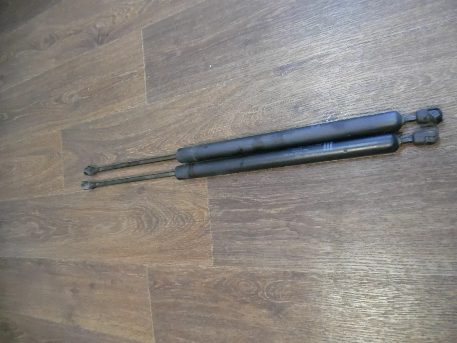Original VW T4 Heckklappe Heck Klappe Dämpfer Lift 701829331S 3 Striche 2 Stück - Bild 1