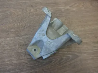 Audi A4 8E 8H B7 Original Motorhalter rechts 8E0199308H - Bild 3