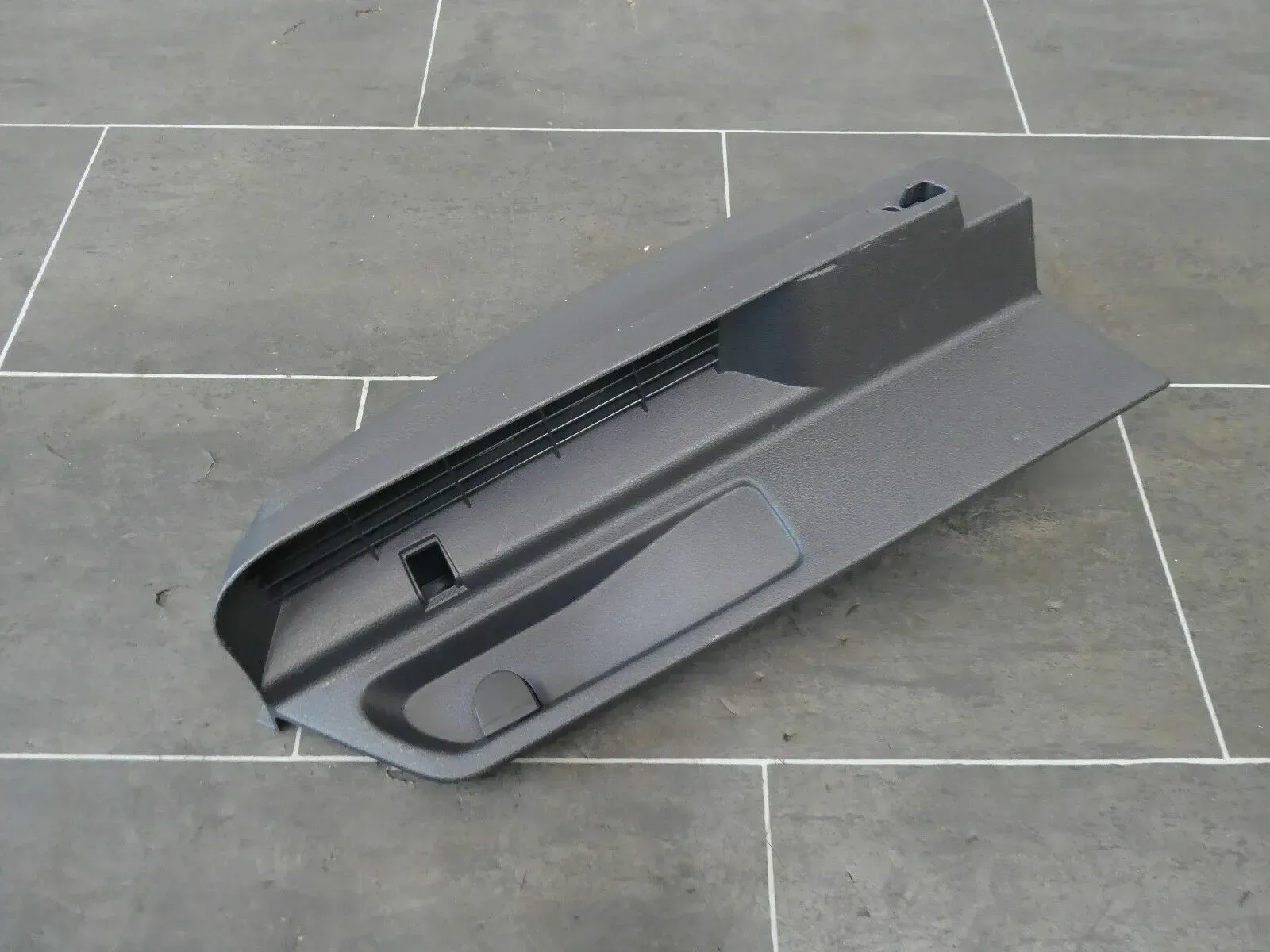 VW Scirocco III Auflage Verkleidung Hutablage Kofferaum Links 1K8867761B - Bild 1