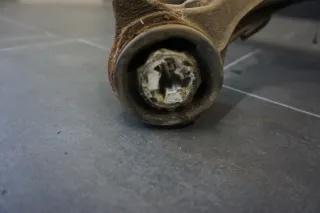 Achsschenkel VW T5 GP 2,0 TDI Radlagergehäuse hinten rechts komplett 7H0501414D - Bild 2
