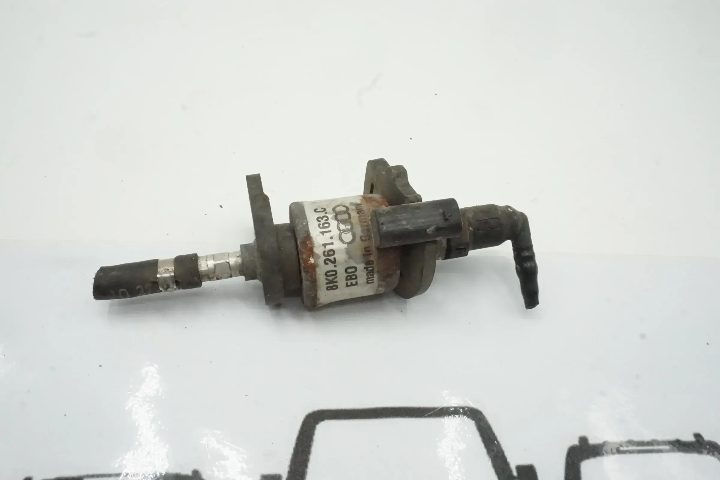 Orig. Kraftstoffdosierpumpe Standheizung VW Audi Seat Skoda 8K0261163C Pumpe - Bild 1