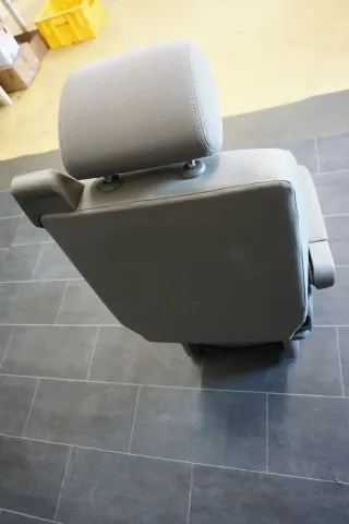 VW T5 Multivan SITZ hinten 2. Sitzreihe STOFF grau drehbar Schienensystem Pilotensitz - Bild 4