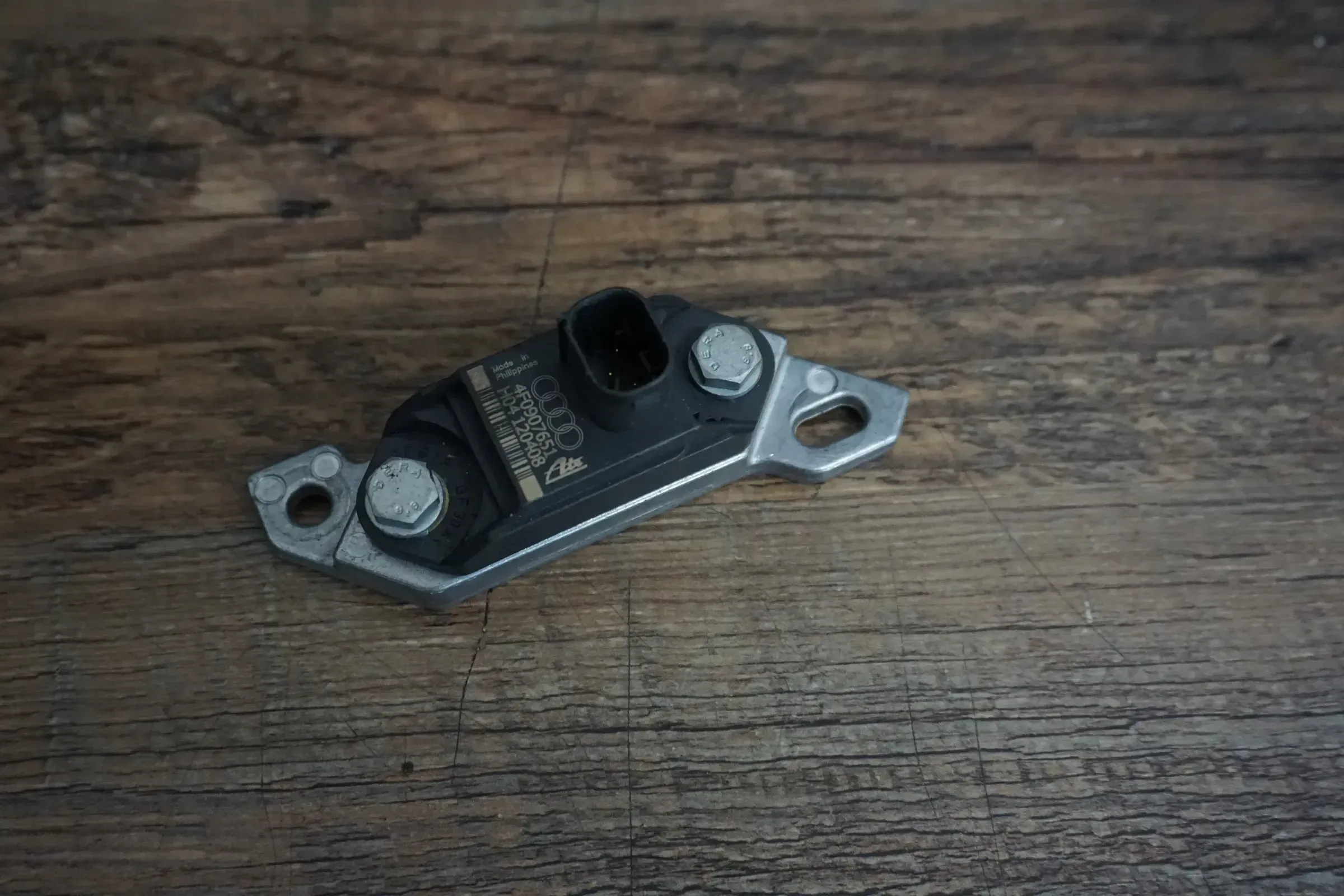 Audi A6 4F Beschleunigungssensor Luftfederdämpfer Sensor 4F0 907 651 / 4F0907651 - Bild 1