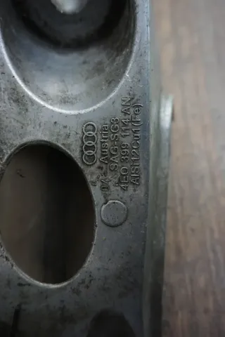 Audi A8 D3 v6 3.0 tdi  Halterung Getriebehalterung rechts 4E0399114AN Getriebe - Bild 3